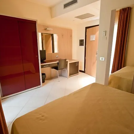 Sant'alphio Palace 4* لينتيني