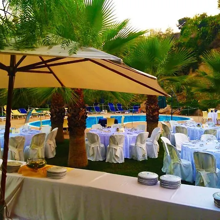 Sant'alphio Palace 호텔 렌티니