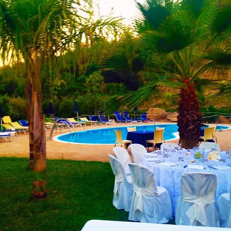 Sant'alphio Palace لينتيني