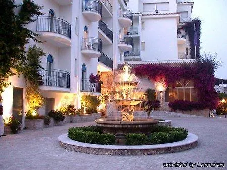 Sant'alphio Palace 4* لينتيني