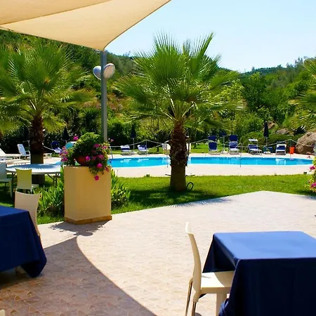 Sant'alphio Palace מלון לנטיני