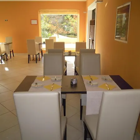 Sant'alphio Palace מלון 4*
