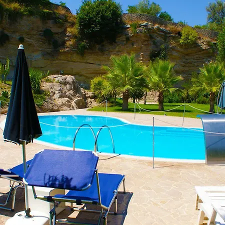 מלון Sant'alphio Palace