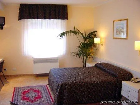 Sant'alphio Palace 4*